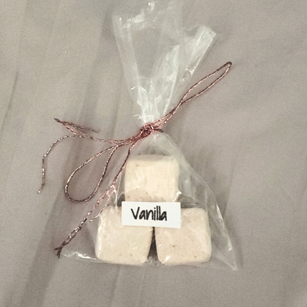 Vanilla bath fizzer
